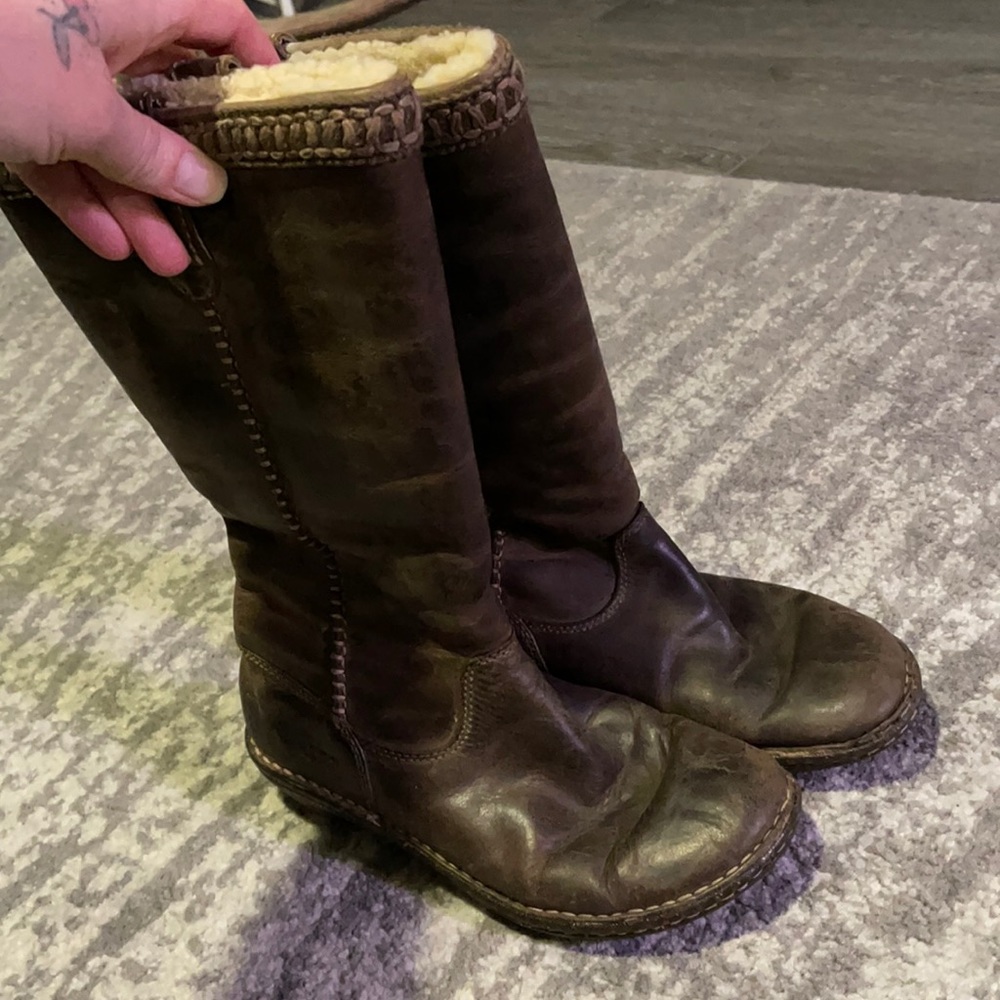 Women’s UGG boots leather